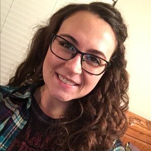 Meet your Posher, Carlye